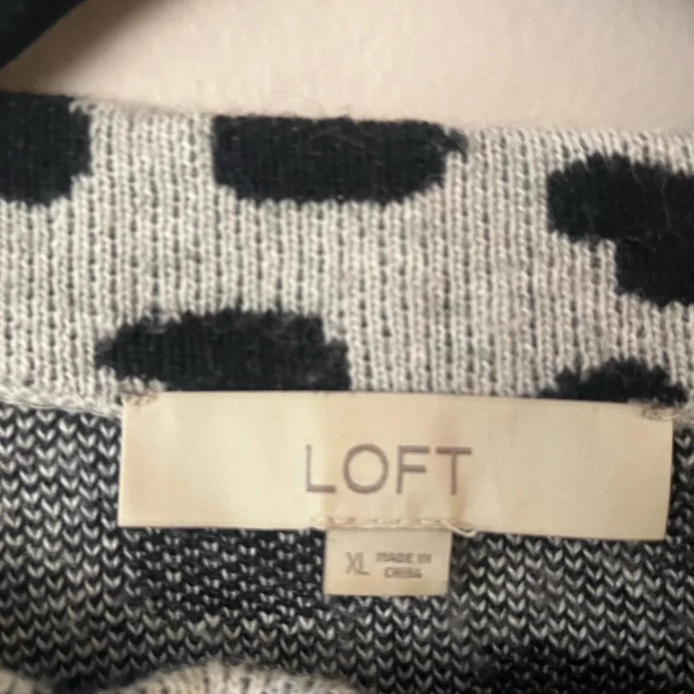 LOFT Black and gray Xl heart ❤️ Patterned Sweater- boyfriend fit.